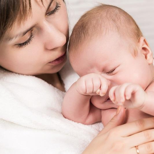 Запор у малюка при грудному вигодовуванні   що робити для запобігання недуги? Ефективні способи лікування малюка.