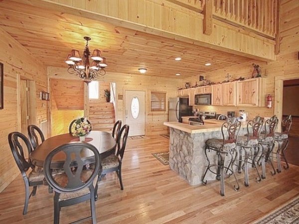 Кухня в деревяному будинку — сучасний дизайн на дачі