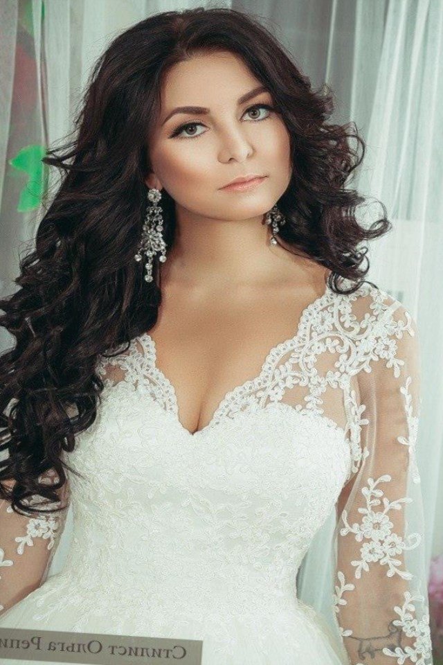 Зачіска нареченої на довге волосся