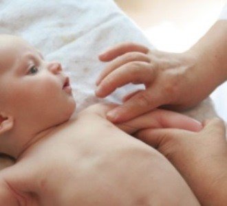 Симптоми і ознаки рахіту у немовлят, розглянемо фото захворювання. Як можна запобігти недуга?