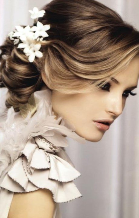 Зачіска нареченої на довге волосся