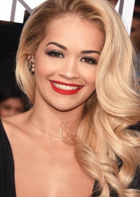 Голлівудські локони на коротке волосся Голлівудські локони на коротке волосся