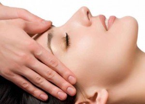 Лікувальний масаж обличчя: призначення, користь, протипоказання, тривалість сеансу, ціна, відео, відгуки