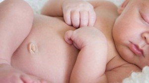 Як правильно обробляти пупок новонародженого? Поради для новоспечених мам.