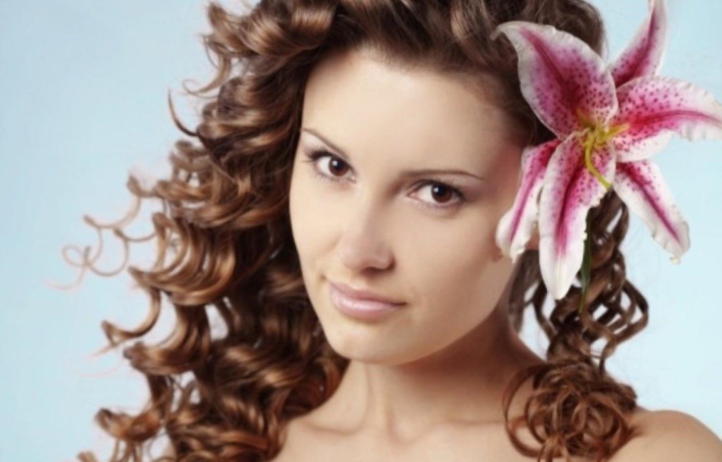 Голлівудські локони на коротке волосся Голлівудські локони на коротке волосся