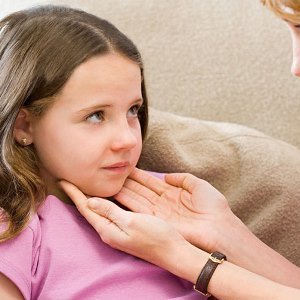 Що таке вушної і шийний лімфаденіт у дітей і як він лікується? Основні типи захворювання.