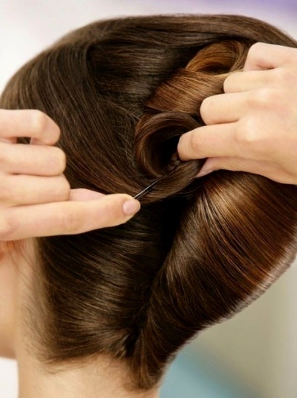 Зачіска валик | Як зробити зачіску з валиком