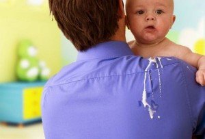 Основні причини того, чому дитина часто зригує після годування.