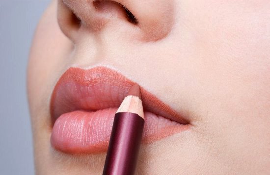 Як вибрати олівець для губ? Види контурних олівців