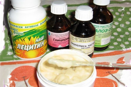 Як можна зробити крем для рук в домашніх умовах?