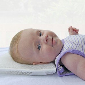 Ортопедична подушка для немовлят   в яких випадках вона потрібна? Характеристики та відгуки пристосування.
