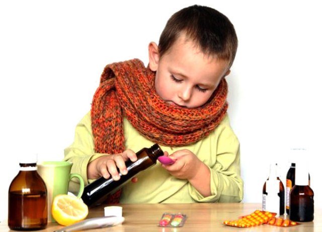 Як швидко збити температуру у дитини народними методами без ліків