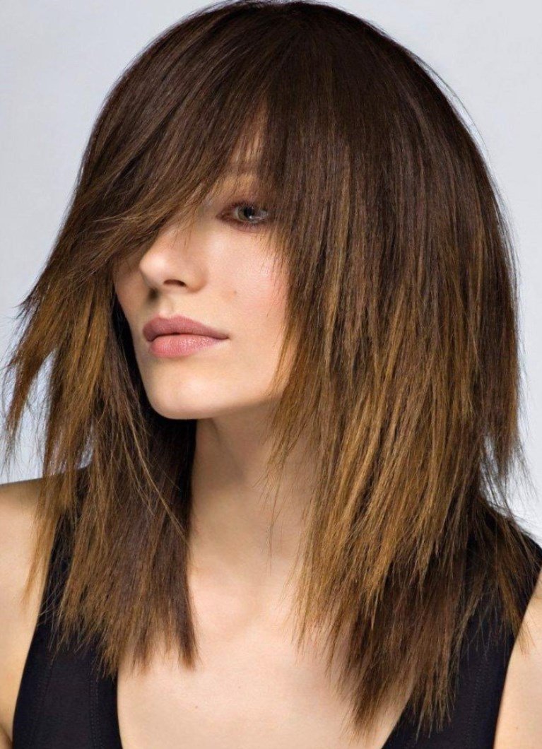 Зачіска драбинка на середні волосся Зачіска драбинка на середні волосся