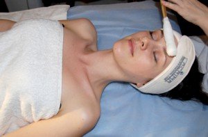 Кріотерапія для тіла та обличчя рідким азотом   показання та протипоказання, підготовка до процедури, фото до і після, відгуки, відео