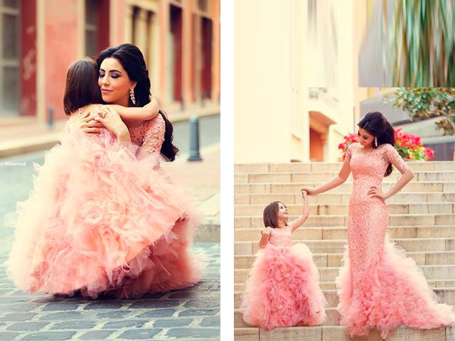 Однакові сукні для мам і дочок фото