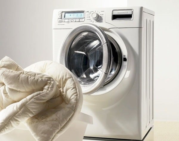 Як прати ковдру і чи можна це робити в пральній машині?