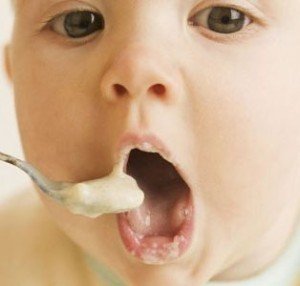 Введення прикорму при штучному вигодовуванні   які продукти краще?
