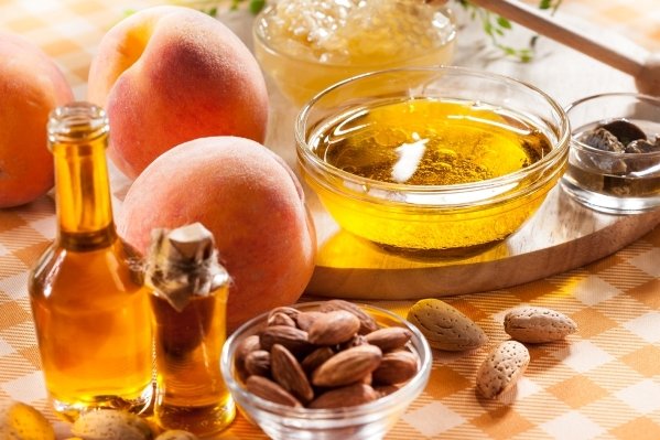 Персикове масло для шкіри обличчя і тіла: рецепти, відгуки та результати