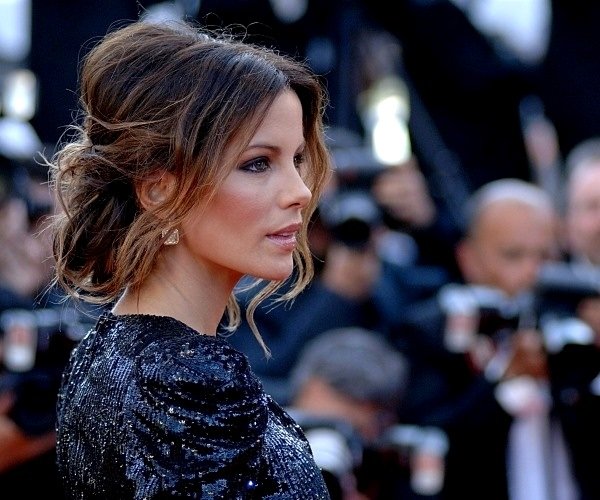 Зачіски з довгою чубчиком | Зачіски з довгою чубчиком фото