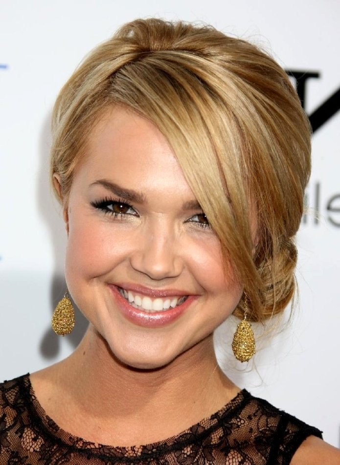 Зачіски з довгою чубчиком | Зачіски з довгою чубчиком фото