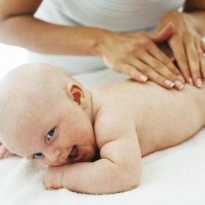 Щетинка у новонароджених   як її можна визначити і вивести у малюка? Подивимося як виглядає недугу.