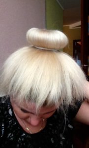 Зачіски з пучками Зачіски з пучками