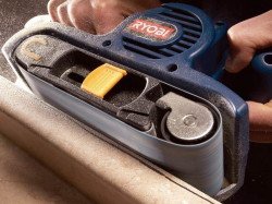 Стара двері з масиву: реставрація своїми руками