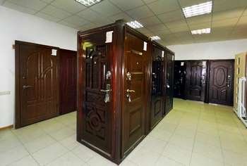 Як встановити і облагородити вхідні залізні двері?