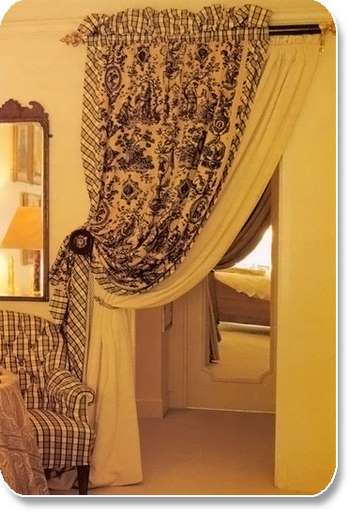 Декоративні штори на двері
