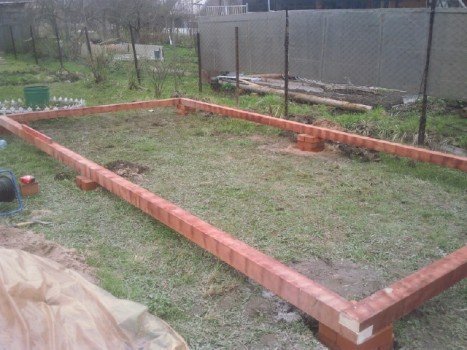 Як самостійно зробити на дачі парник?