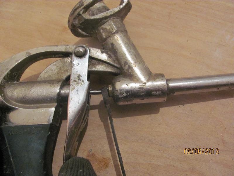 Як своїми руками розібрати пістолет для монтажної піни і прочистити його Як своїми руками розібрати пістолет для монтажної піни і прочистити його