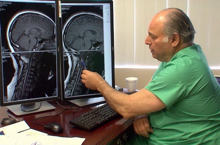 Головний біль в ділянці лоба та очей, в скронях і потилиці Головний біль в ділянці лоба та очей, в скронях і потилиці