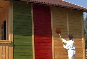 Як правильно пофарбувати деревяний будинок – вибір підходящої фарби