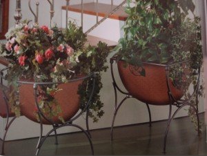 Підлогова підставка для квітів   додатковий декор вашого будинку