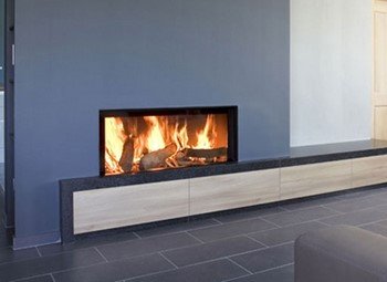 Камінні двері зі склом