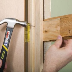 Ремонт дверей: причини просідання двері і способи ремонту