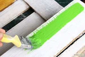 Як фарбувати дерево: особливості процесу. Підготовка деревини та нанесення фарби