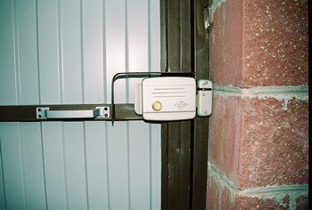 Електромеханічний замок на хвіртку своїми руками