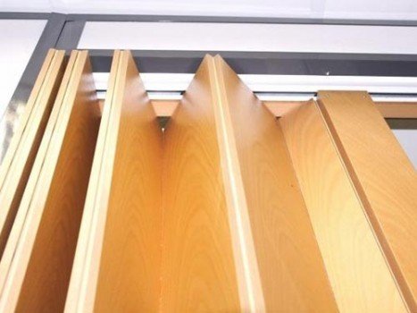 Установка дверей гармошки своїми руками Установка дверей гармошки своїми руками