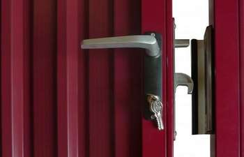 Замки для хвірток з профнастилу і не тільки