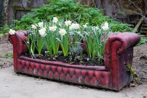 Як зробити красиві квіткові клумби на дачі своїми руками?