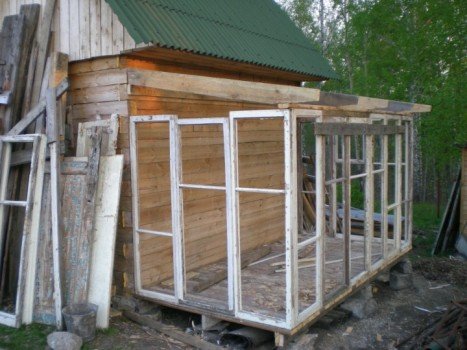 Теплиця з рам своїми руками: поради і тонкощі Теплиця з рам своїми руками: поради і тонкощі