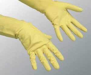 Як пофарбувати деревяні меблі: вибір складу. Підготовчі заходи, покриття грунтовкою і процес фарбування