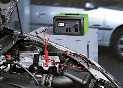 Самостійно визначаємо термін придатності акумулятора автомобіля