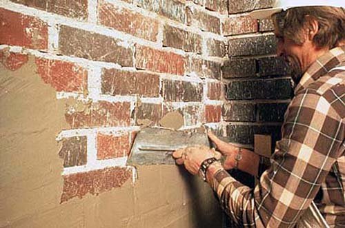 Як штукатурити стіни цементним розчином