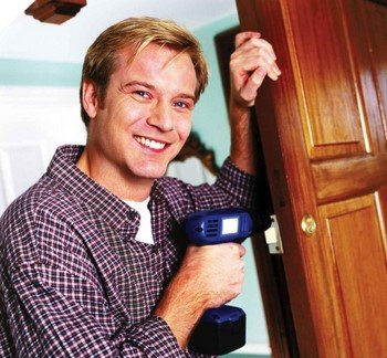 Заміна замків у вхідних дверей