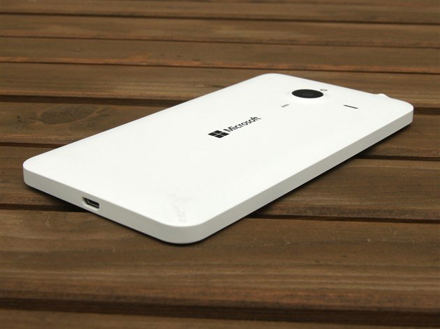 Новий Microsoft Lumia 750