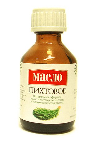 Чого боїться моль: що її відлякує і від чого вона гине