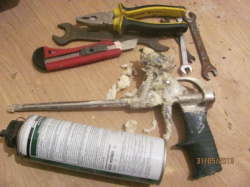 Як своїми руками розібрати пістолет для монтажної піни і прочистити його Як своїми руками розібрати пістолет для монтажної піни і прочистити його