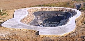 Як зробити штучний водоспад на дачі своїми руками?
